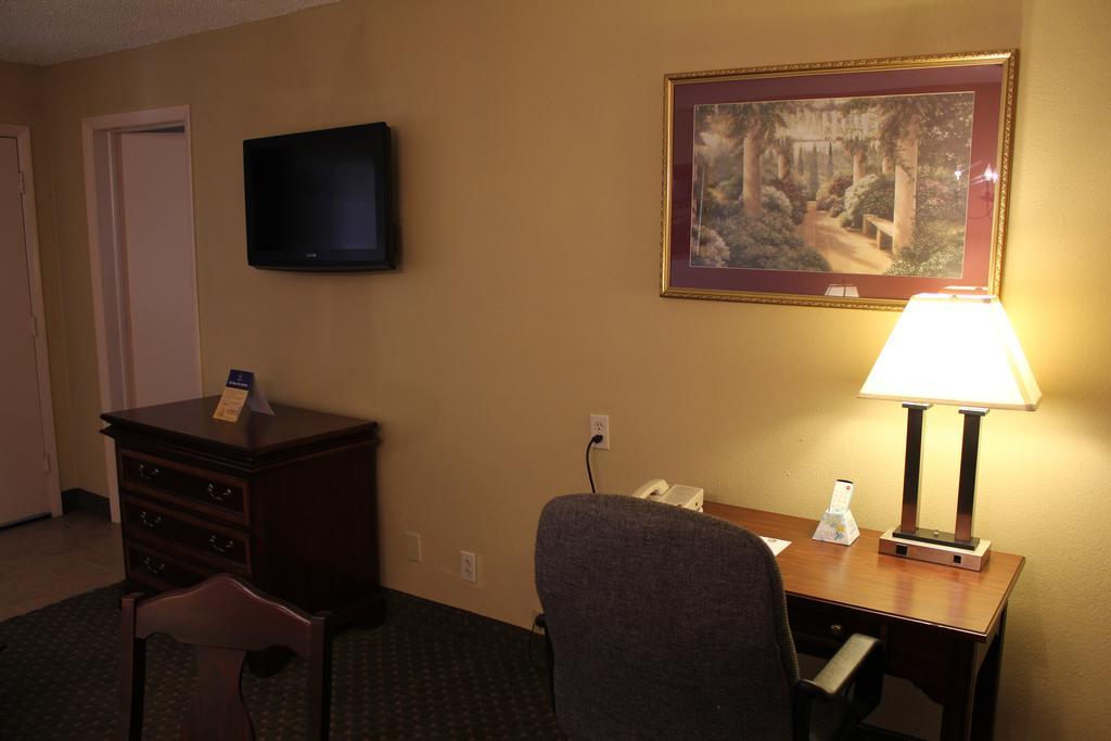 Rodeway Inn & Suites Nashville Bagian luar foto