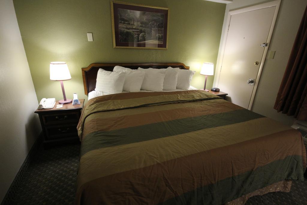 Rodeway Inn & Suites Nashville Ruang foto